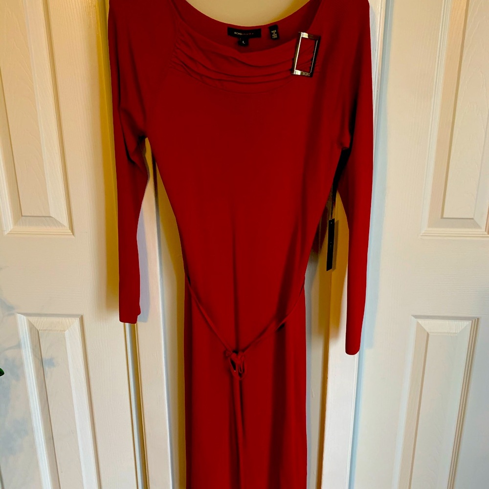 Red BCBG dress new. Large